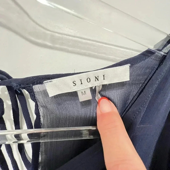 Sioni Navy Blue Two Piece Blouse Sheer Cami - Picture 4 of 10